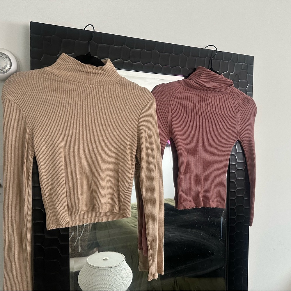Ribbed Turtleneck Sweaters - Beige and Mauve